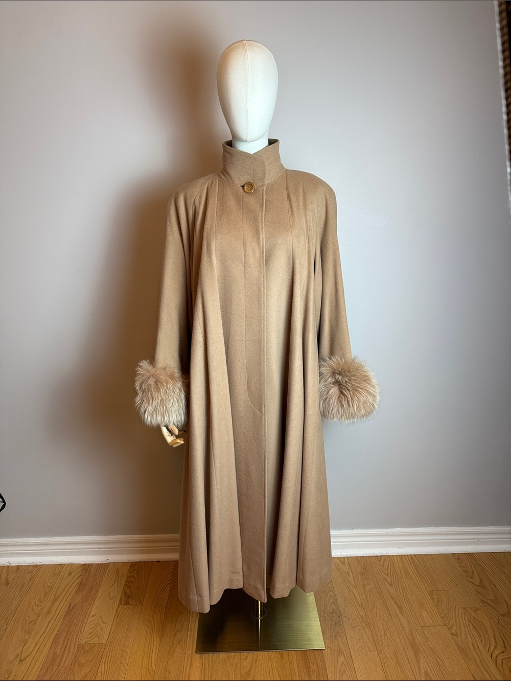 **Vintage Holt Renfrew Superfine Virgin Wool & Cashmere Swing Coat**